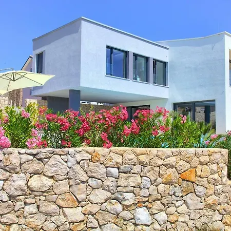 Silente Villa *